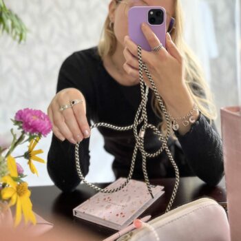 popruhy na telefon