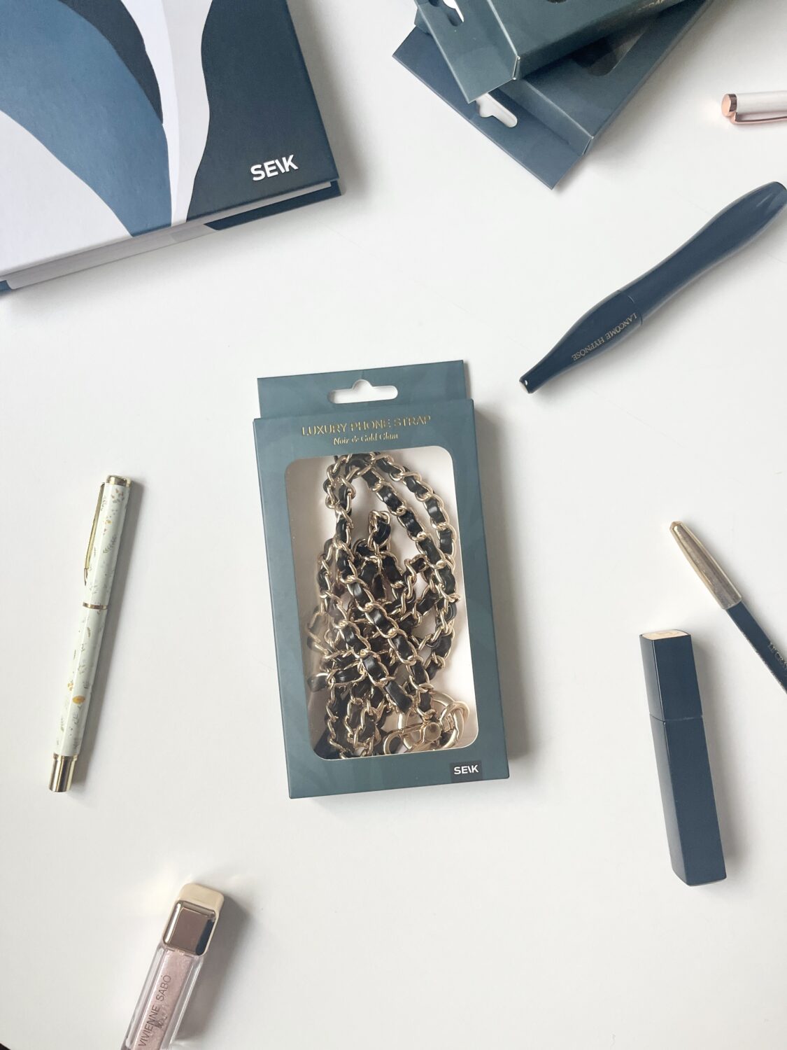 Univerzální popruh na telefon - noir & gold glam