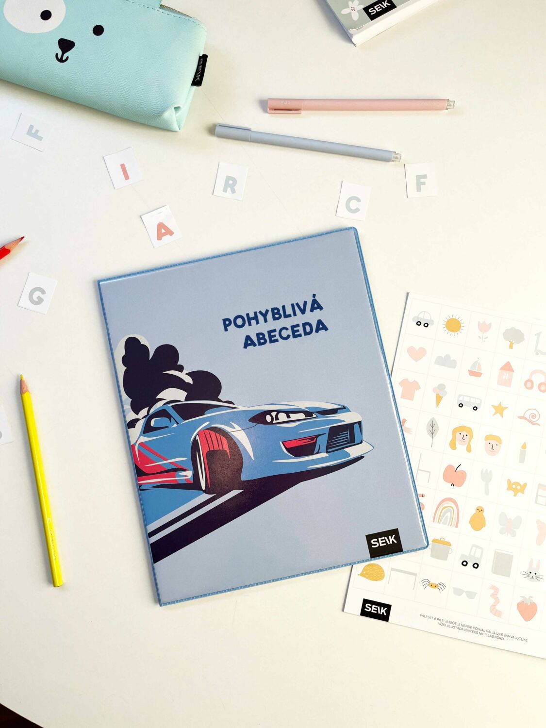 Pohyblivá abeceda - sportovní auto