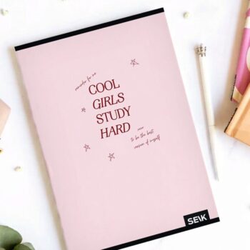 Čtverečkovaný zápisník A5 (36 listů) - cool girls study hard
